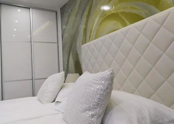 Palladium Ii Center * Makarská